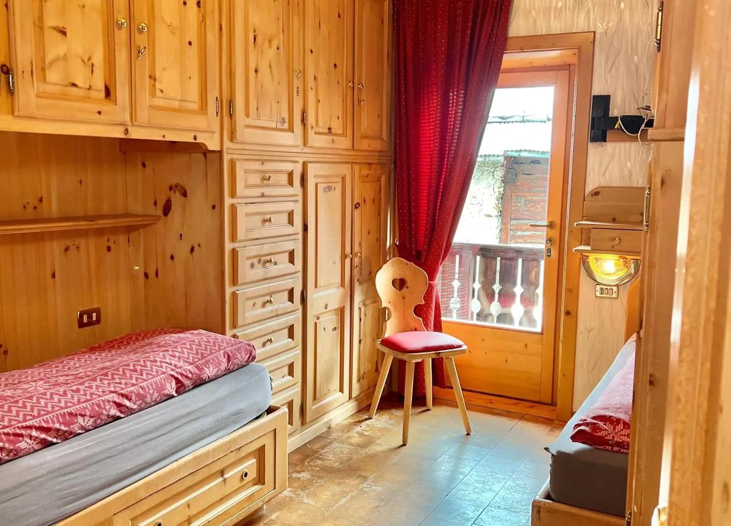 Bike&Ski Saroch Apartments Livigno 0*,