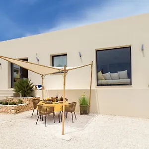 Kartika Charming House , LMP Italia